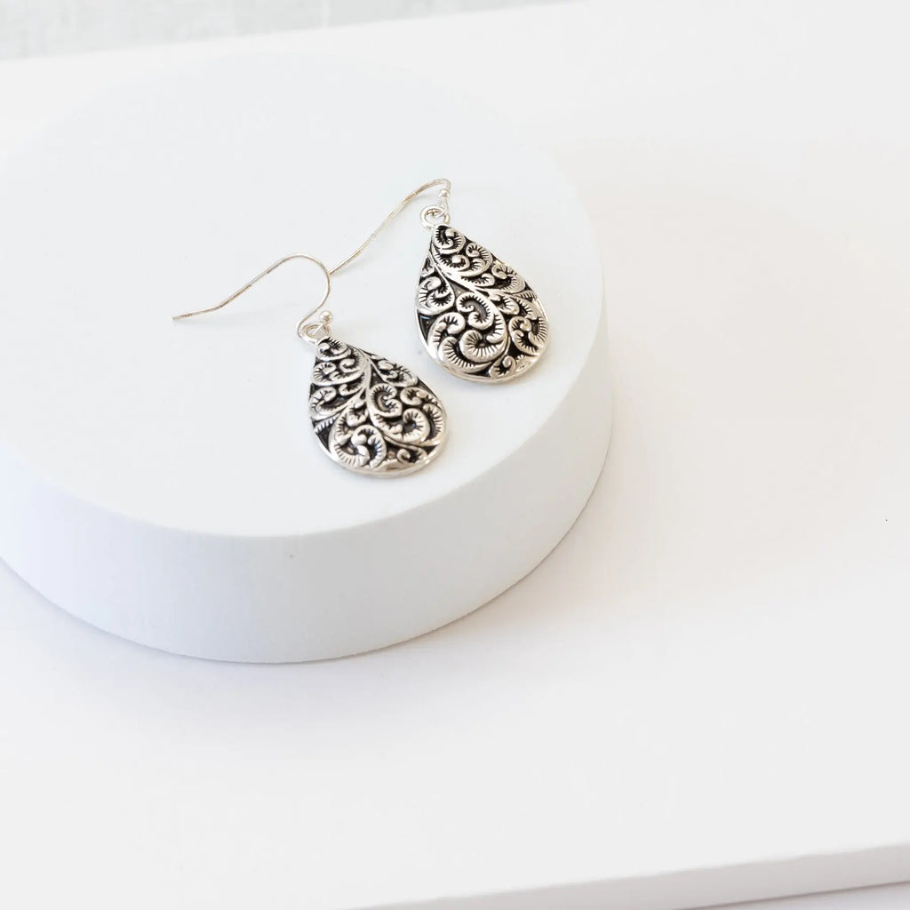 Blushing Engraved Pattern Earrings in Silver-tone Tear Drop Style Judson